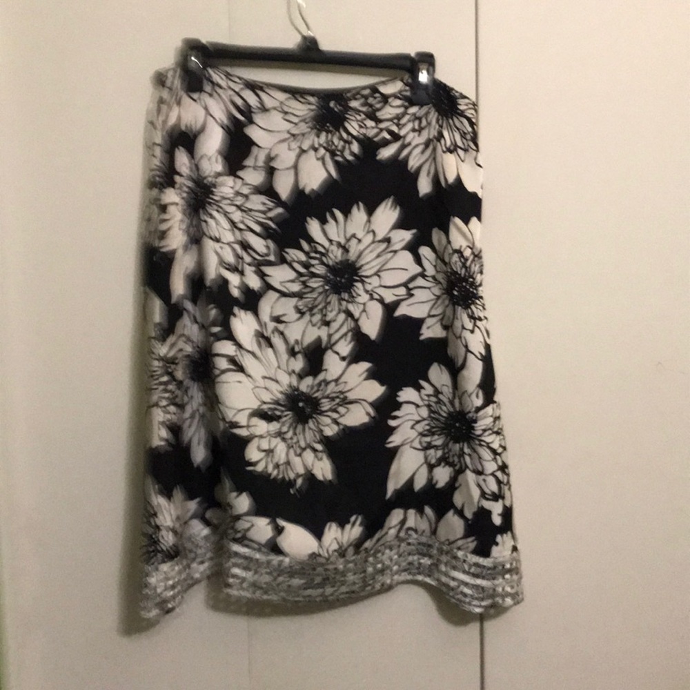 Black and White Floral Print Skirt